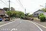 外観：前面道路含む現地写真