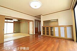 西陵4丁目　中古戸建 4SLDKのリビング/ダイニング