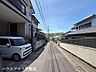 外観：前面道路含む現地写真