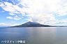 その他：【眺望写真】バルコニーからの桜島、錦江湾の眺望写真です！下には磯海水浴場が望めます