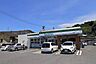 周辺：ファミリーマート玉里町店【ファミリーマート玉里町店】飲食品、日用品を取扱うコンビニエンスストアー 870m