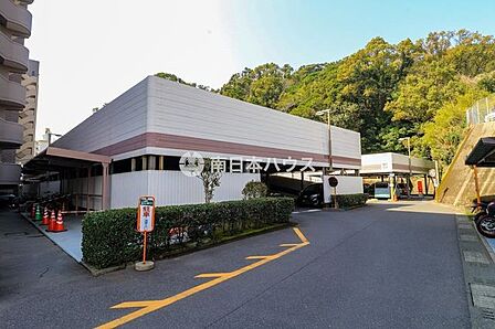 パークハイツ多賀山の駐車場