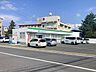 周辺：ファミリーマート養和病院前店 740m