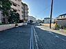 外観：前面道路含む現地写真