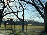 周辺：三本松公園 280m
