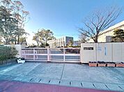 桃ヶ丘小学校【小牧市の公立小学校。隣に中学校があり進学後も環境が変わりにくい安心の立地です。近隣に公園や幼稚園があり子育て環境が整い、周辺は住宅街で落ち着いた住環境が広がっています。通学も安心です…