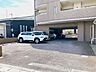 駐車場：【駐車場】敷地内に1台分。敷地外に1台分の駐車場を確保しています！月額4000～6000円で利用できるため、車を所有している方でも新たに駐車場を探す必要がなく、安心してお住まいいただけます♪