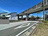 外観：前面道路含む現地写真