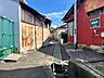 外観：近隣住民の方の往来がメインとなる前面道路は、人目が気になりづらく嬉しいポイント♪