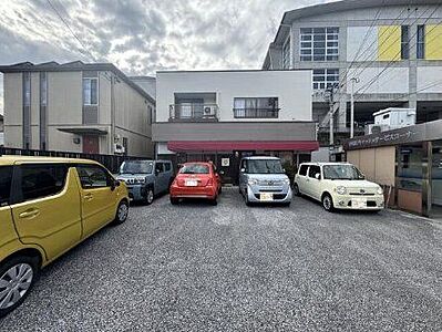 外観:●介良潮見台小学校●小学校すぐの立地♪●1階がテナントのためお店をやりたい方にも◎ 外観:●介良潮見台小学校●小学校すぐの立地♪●1階がテナントのためお店をやりたい方にも◎