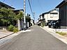 外観：北側道路 西から東方向