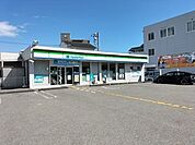 ファミリーマート 桟橋通四丁目店 220m