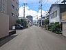 外観：前面道路含む現地写真