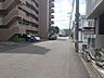 外観：前面道路含む現地写真