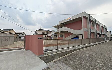 種崎保育園 700m