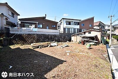 外観：東向き道路【敷地面積237.34m2(71.79坪)】建築条件なし！