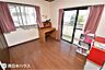子供部屋：【洋室】5.25帖の洋室です！バルコニーに面したお部屋です！2面に窓があり日当たり、通風良好です♪