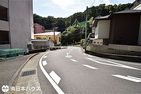 【前面道路】西...