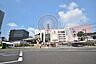 周辺：JR/鹿児島中央駅鹿児島中央駅は鹿児島市中央町にあるJR九州の駅です。市内のバス等の発着所となっているほか、路面電車の停留所もあり、鹿児島観光の拠点となっています。 1270m