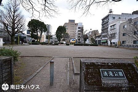 【清滝公園】鹿児島市西千石町にある公園です。トイレ、遊具、広場あり 250m