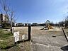 周辺：【一本桜公園】一本桜温泉センター近く、閑静な住宅街にある公園です。公園を取り囲むように、桜の木が植えてあります。 20m