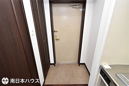 【玄関】玄関収納があります!
