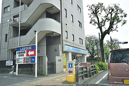 ローソン加治屋町店 【ローソン加治屋町】鹿児島市加治屋町にあるコンビニです。駐車場あり 80m