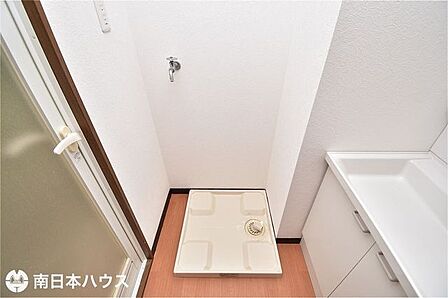 【洗濯機置場】洗濯パン付きの洗濯機置場です!