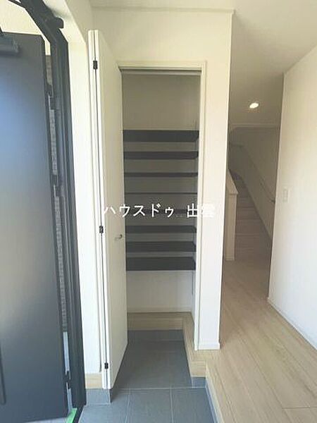 玄関を拡大表示
