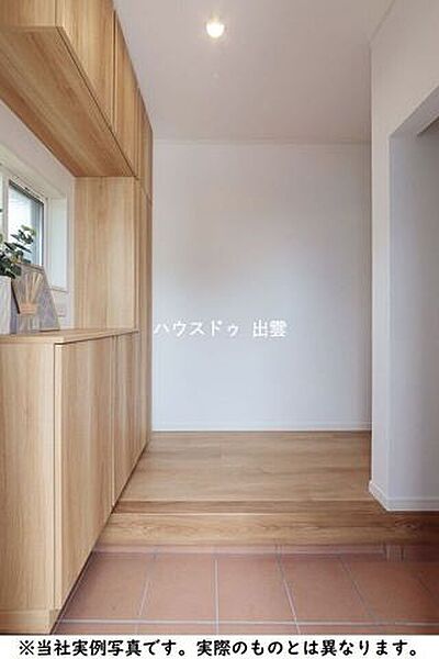 玄関を拡大表示