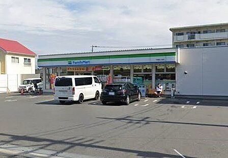 ファミリーマート虹ケ浜店 150m