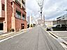 外観：前面道路含む現地写真