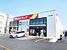 周辺：【ツルハドラッグ　小倉下貫店】ユニクロ曽根バイパス店の跡地で、駐車場も広くかなりの台数が停められます。医薬品・日用の他少し食品もあり、便利です♪ 495m