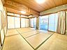 和室：和室2間♪吐き出し窓が二カ所あり明るいです♪