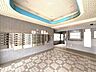 その他：ゆとりのあるマンションロビーです。共用部の広さや建物内の雰囲気を確認できます。