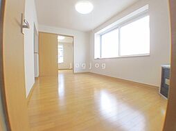 楓ガーデン 201 2階1LDKのリビング/ダイニング