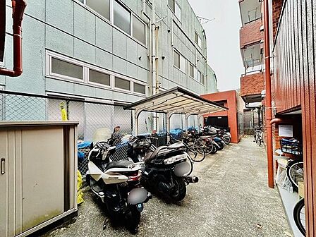 バイク置き場
