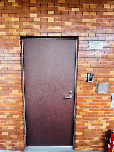 玄関を拡大表示