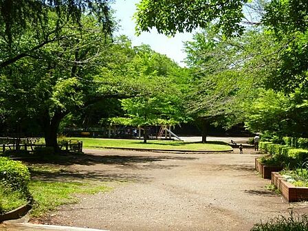 御幣公園 徒歩8分。 600m