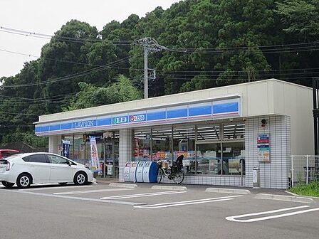 ローソン 明治学院大学南門前店 徒歩12分。 920m