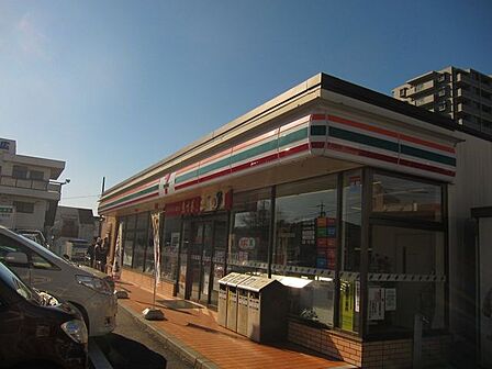 セブンイレブン瀬戸北松山町店 420m