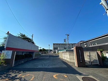 尾張旭市立 西中学校 1090m