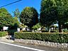 周辺：山の神公園身近な場所に豊かな緑を感じられるスポットがある環境は、日々の暮らしに潤いを与えてくれます。毎日の気軽なお散歩コースや、休日のお出かけ先としても最適で、心地よい時間を身近で満喫できる環境で…