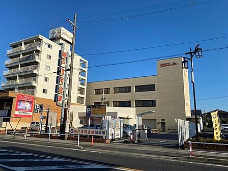 瀬戸信用金庫　三郷支店身近な場所に各種手続きを行える金融機関が整っている環境は、日々の生活において大変便利です。日常のお金の管理はもちろん、様々な用事もスムーズに済ませることができる心強い周辺環境…
