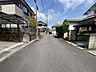 外観：前面道路含む現地写真