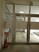 店舗入口（室内から）