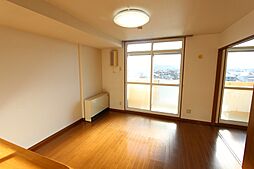 フェイマスKITAMI　3番館 203 2階3LDKのリビング/ダイニング