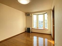 ウィンズニューバース 205 2階1LDKのリビング/ダイニング