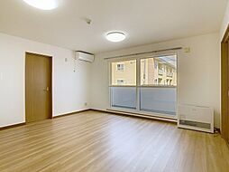 ラピュタハイツ 1-B 1階3LDKのリビング/ダイニング