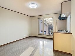 ソレイユとん田 203 2階2DKのリビング/ダイニング